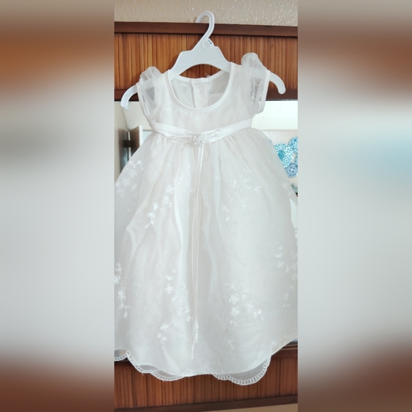 White Pearl Girls Dress with Floral Embroidery - Picture 2 of 6